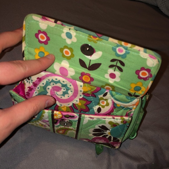 3/$20 Vera Bradley wristlet - Picture 2 of 5